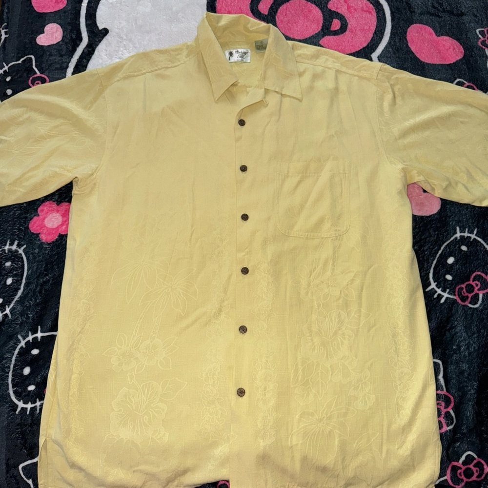 Vintage men’s Yellow Short Sleeve Shirt